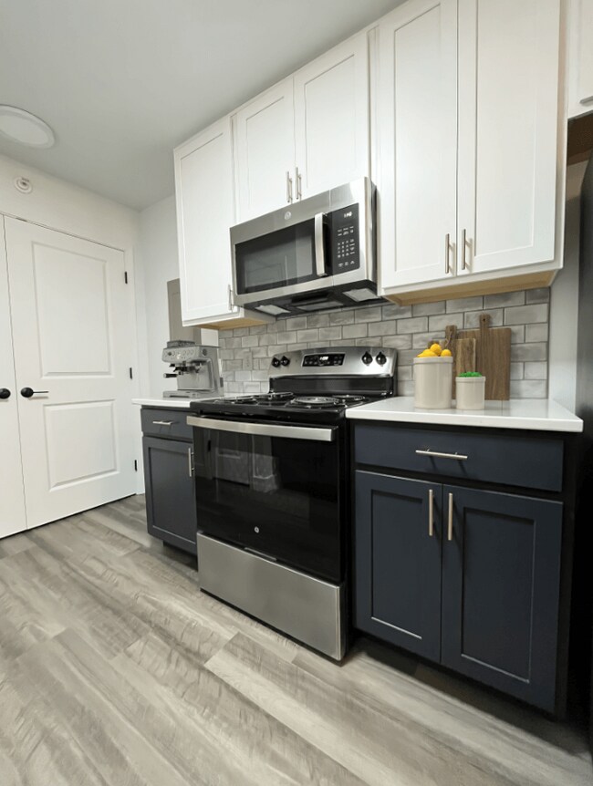 Building Photo - Ivy Hills Living Spaces