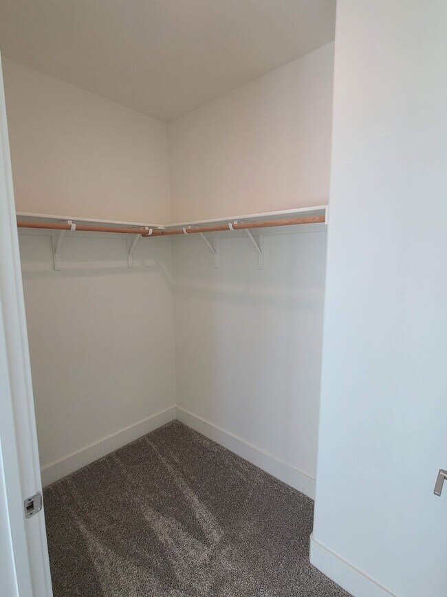 Building Photo - BEAUTIFUL BRAND NEW "NEXT-GEN" HOME W/ SOLAR & SIERRA VIEWS!!