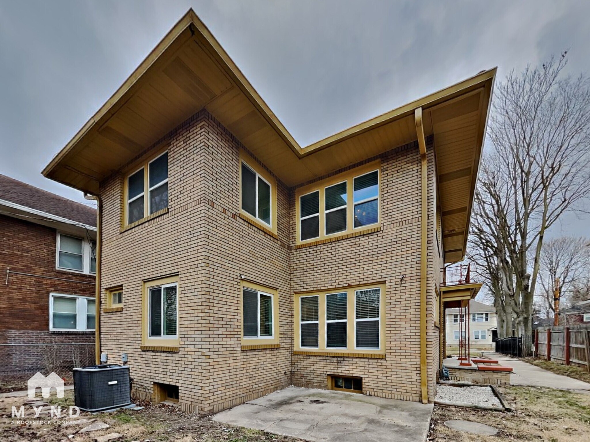 Building Photo - 563 E 37th St
