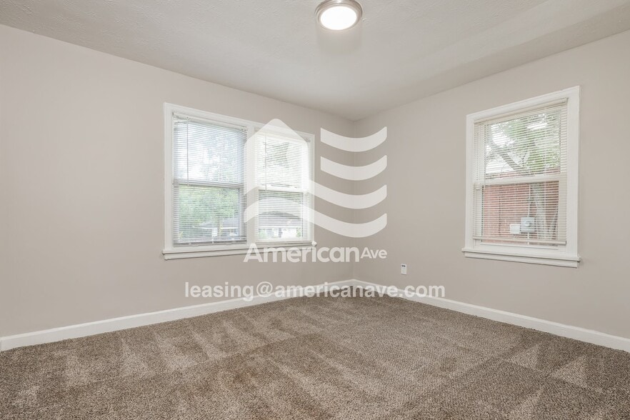 Building Photo - 2839 Schaul St