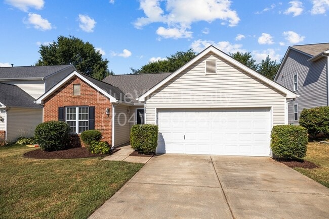 Building Photo - Beautiful Ranch House with 3 bed 2 bath ( Ballantyne area )