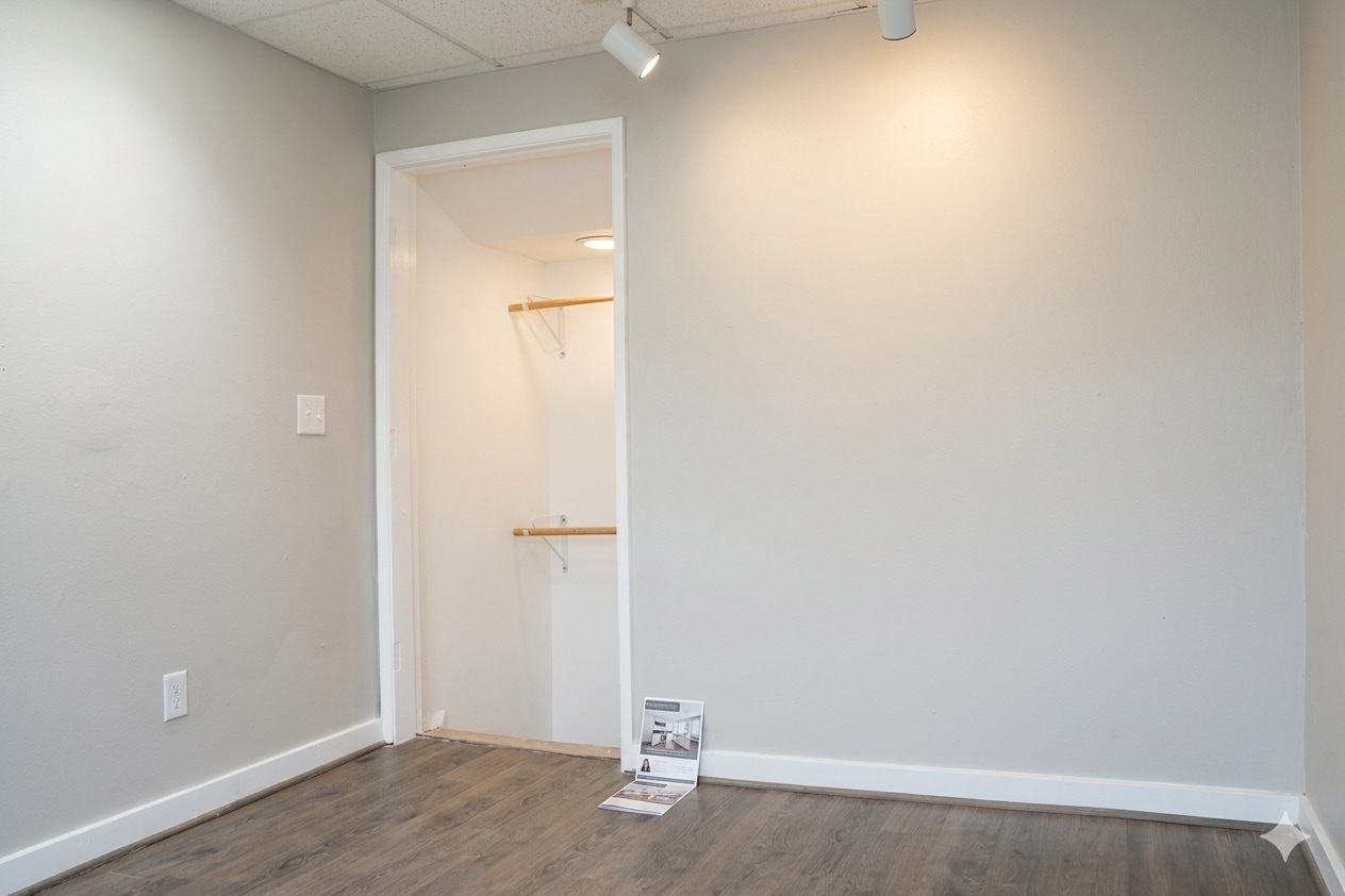 Bedroom - 318 107th St SW