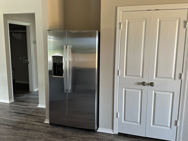 Building Photo - Bryan - 3 bedroom / 2 bath home in Bonham Trace neighborhood in North Bryan,