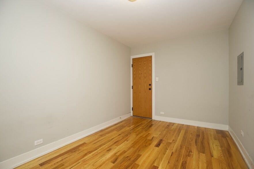 Building Photo - 2710 N Mildred Ave