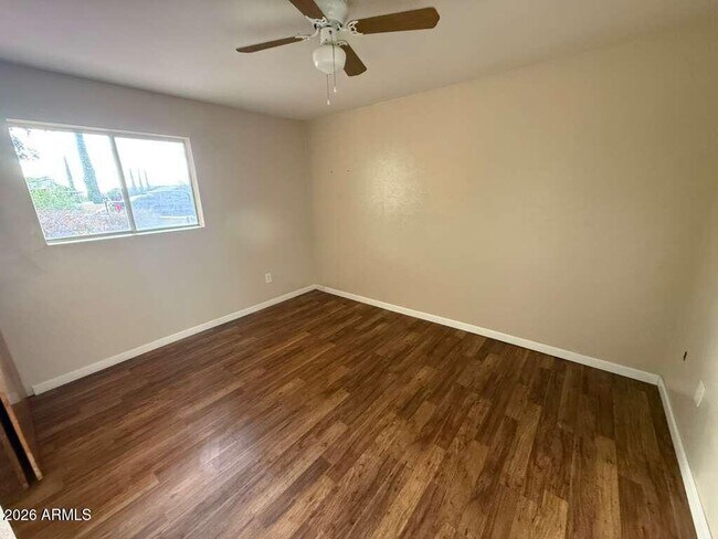 Building Photo - 1955 E 8th St