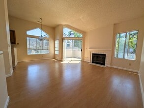 Building Photo - 347 Lagoon Cir