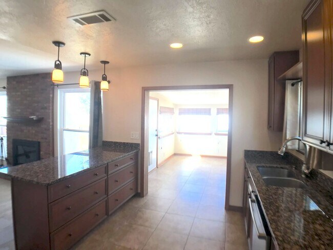 Building Photo - Spacious 4-Bedroom Home in the Desirable Candlelight Park Neighborhood – NE Heights!