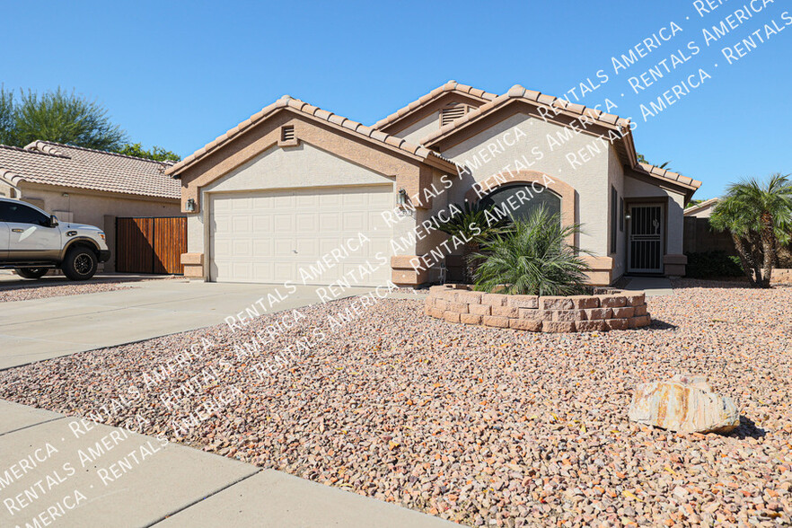 Building Photo - 9316 W Cinnabar Ave