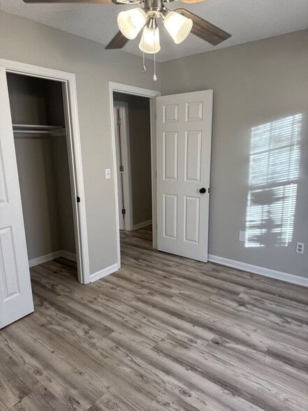 Building Photo - 114 Johnny Reb Dr