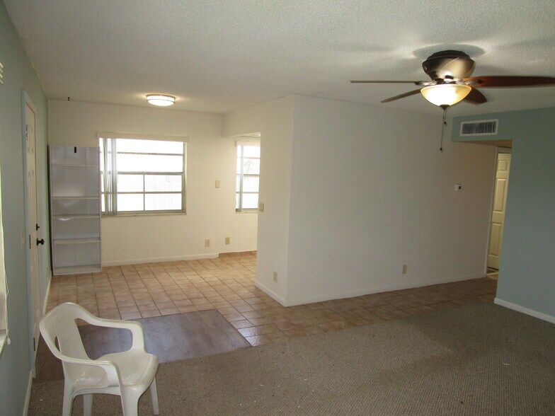 Building Photo - 517 Flanders K