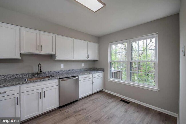 Building Photo - 7066 Solomon Seal Ct