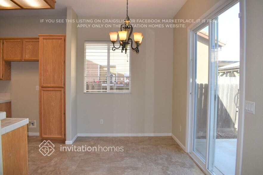 Building Photo - 1165 Plumas Links St