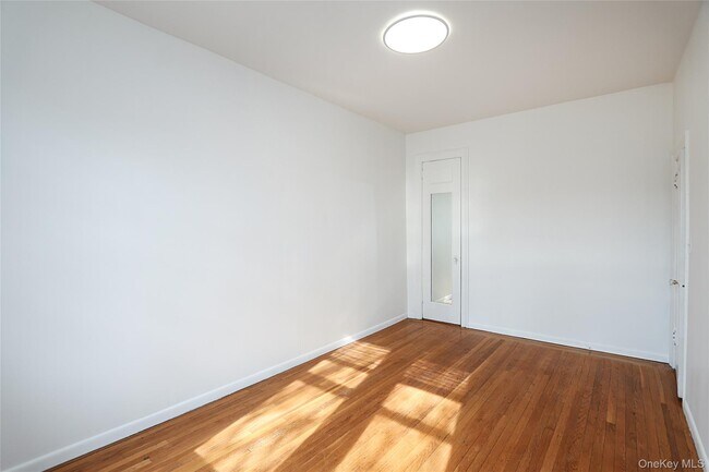 Building Photo - 115-25 Metropolitan Ave