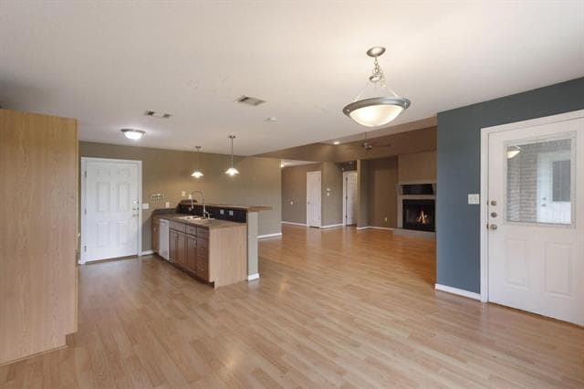 Building Photo - 1822 Sharon Dr