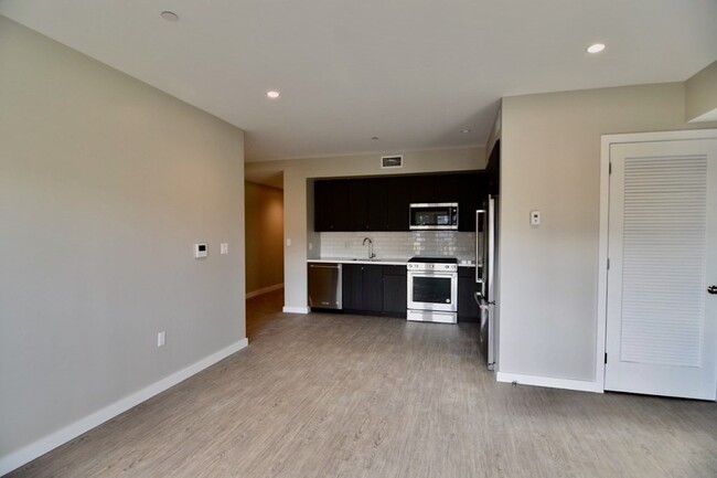 Building Photo - 120 Savin Hill Ave