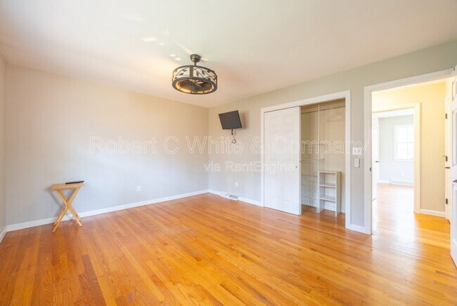 Building Photo - 43 Evergreen Rd