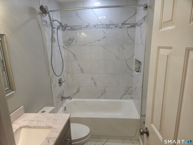 Building Photo - 63 Webb St