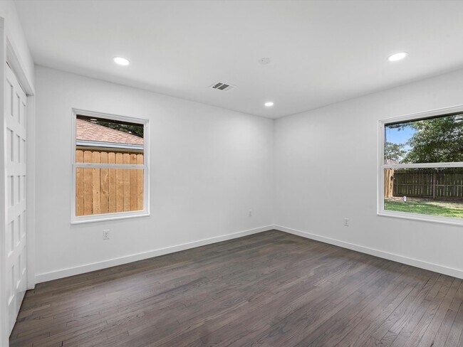 Building Photo - 1107 Stonecrest Dr