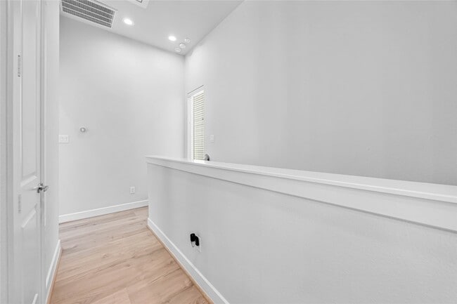 Building Photo - 108 Knightsbridge Park Ln