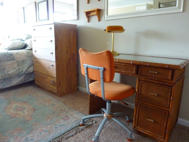 Building Photo - 1BR/1BA Penthouse Condo | University Tower...