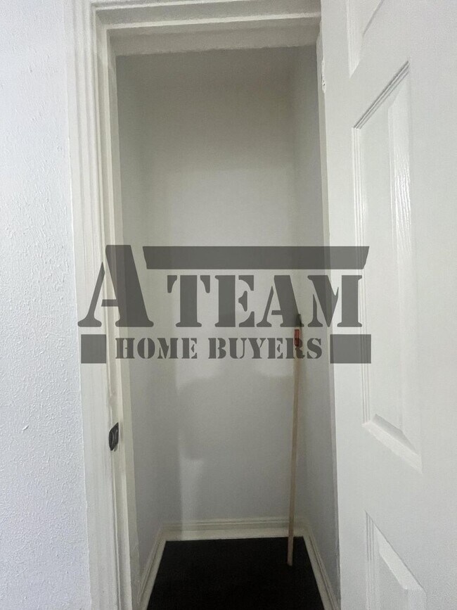 Building Photo - Fully Remodeled 3 Bedroom 2 Bathroom