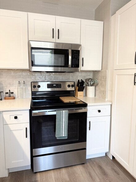 Building Photo - 2743 34th Ave N