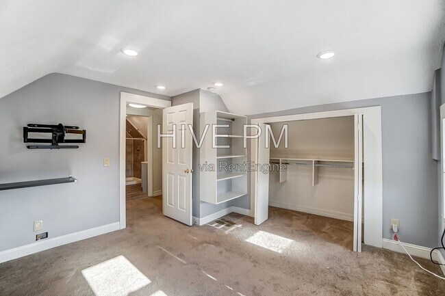 Building Photo - 3246 Linwood Ave