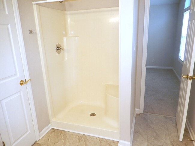 Building Photo - 211 Bridgepath Dr