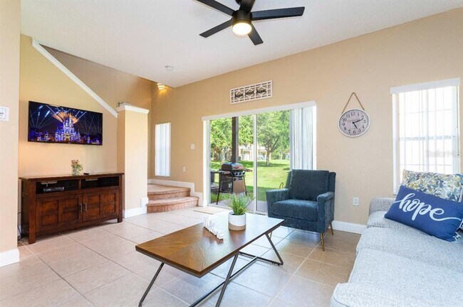 Building Photo - 8420 Blue Lagoon Dr