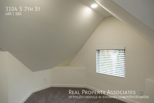 Building Photo - 3104 S 7th St