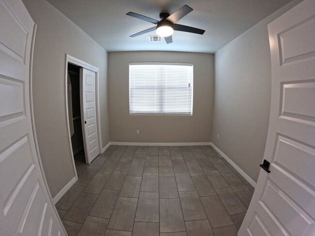 Building Photo - 3729 Santa Clarita Ave