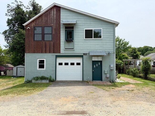 Building Photo - 1500 Meridian St