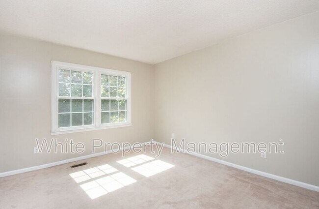 Building Photo - 3209 Silver Pond Ct
