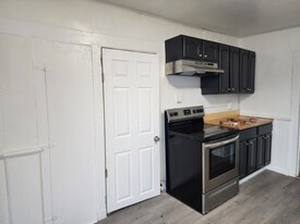 Building Photo - 16 3rd St