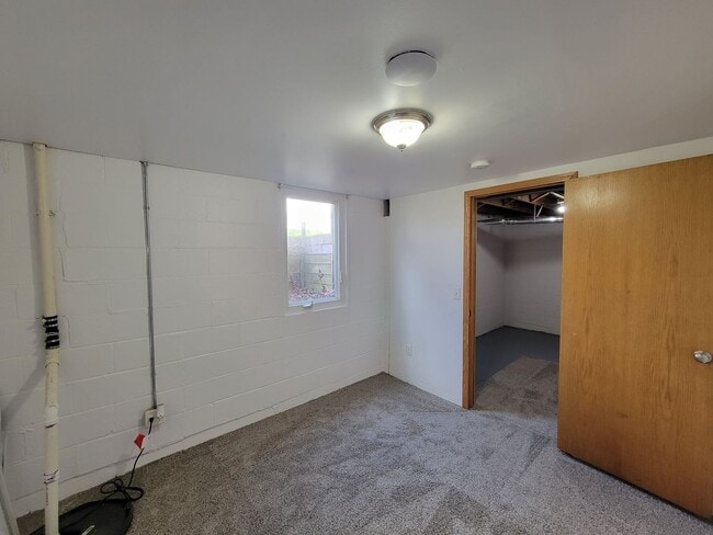 Building Photo - 3 Bed 2 Bath House