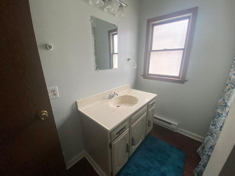 Building Photo - 340 W 26th St