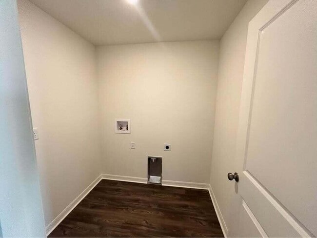 Building Photo - 1256 Stone Ridge Cir