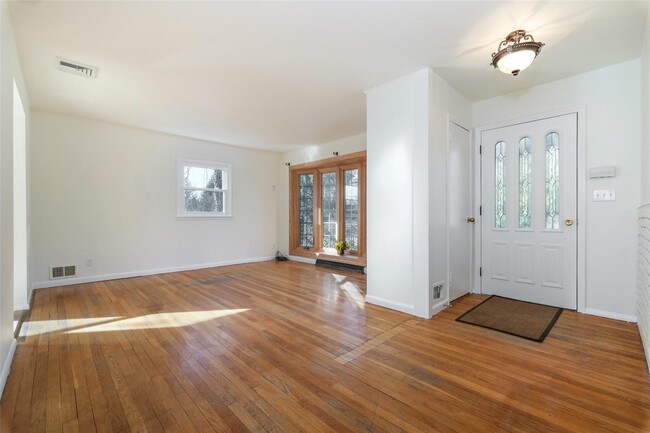 Building Photo - 48 Plum Rd