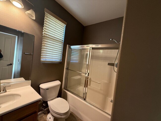 Building Photo - Beautiful Home in the Heart of Perris