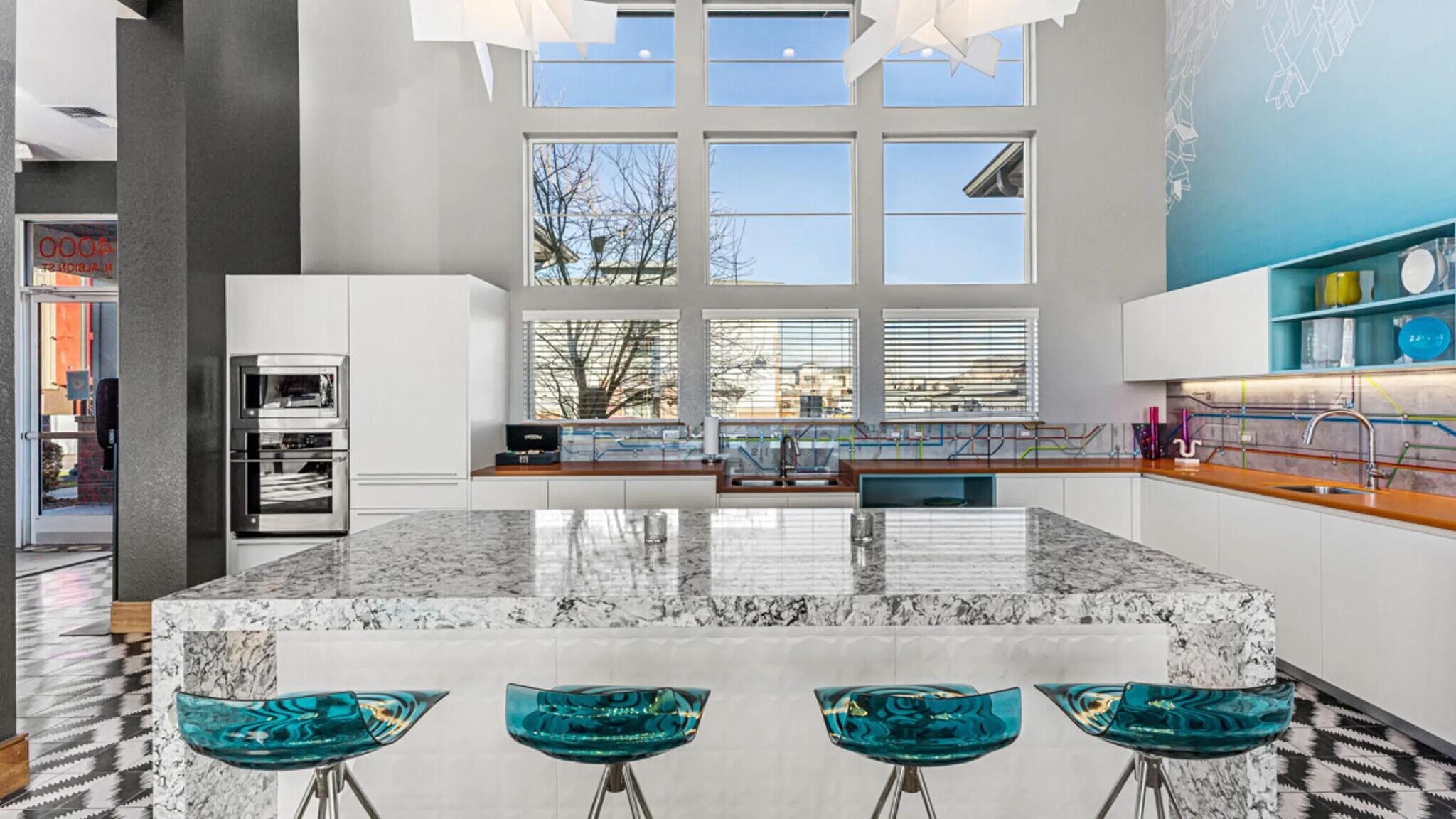 Building Photo - 4000 N Albion St