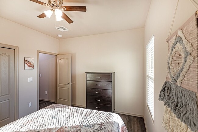 Building Photo - Fully Furnished