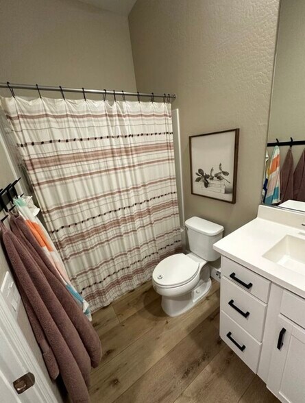 Building Photo - 2731 S Eastridge