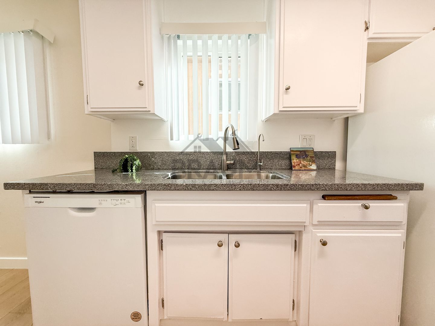 Building Photo - 13347 Victory Blvd