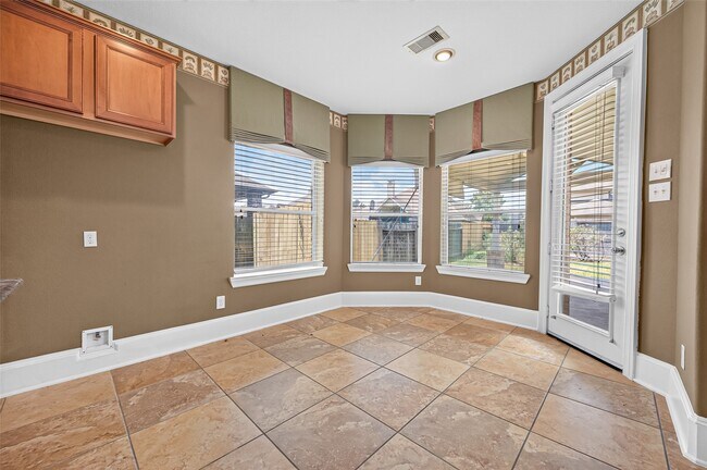 Building Photo - 9735 Lansing Meadows Dr