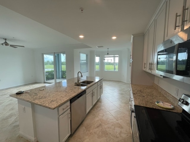 414 - 14061 Heritage Landing Blvd
