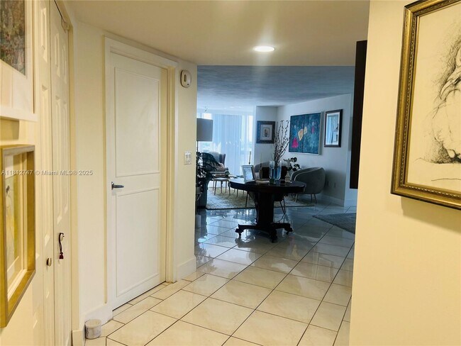 Building Photo - 2333 Brickell Ave