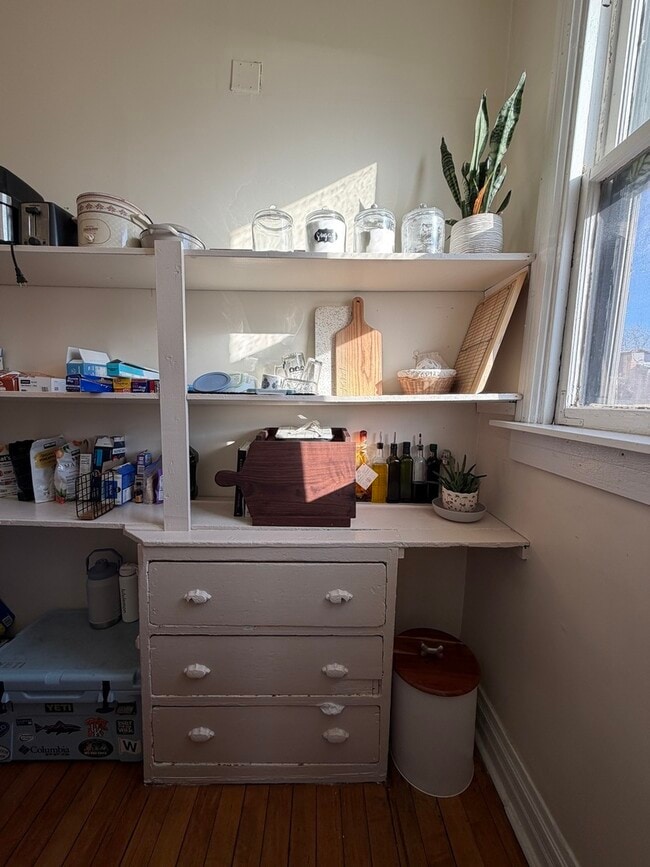 Building Photo - 3730 N Sheffield Ave