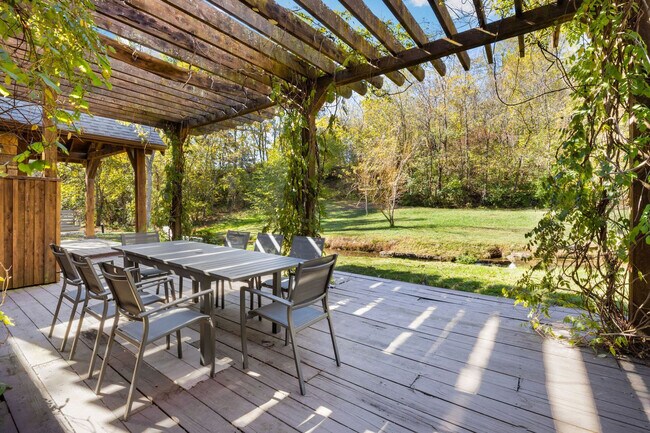 Building Photo - 4933 Trout Farm Rd