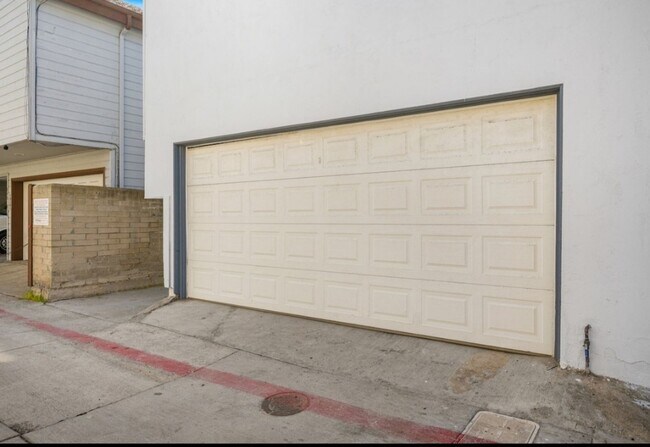 Building Photo - Newly Remodeled and Fully furnished- Missi...