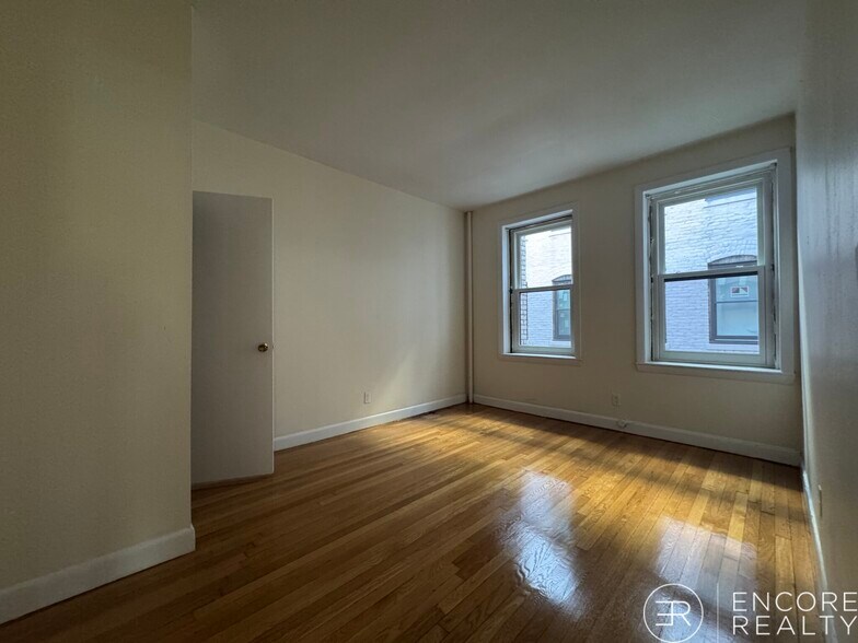 Building Photo - 1161 Commonwealth Ave